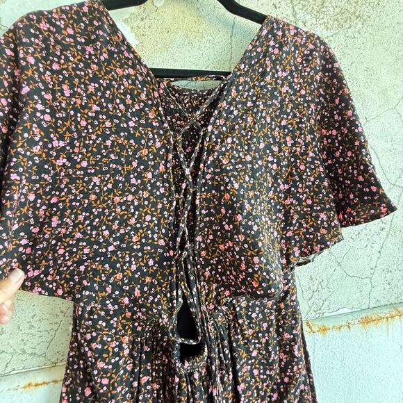 Cottagecore Floral Smocked Mini Dress Lace Up Back Flutter Sleeve Black Pink - Picture 6 of 6